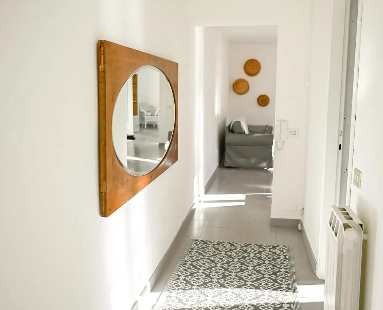 Lake View Cozy Apartment With Small Garden Como
